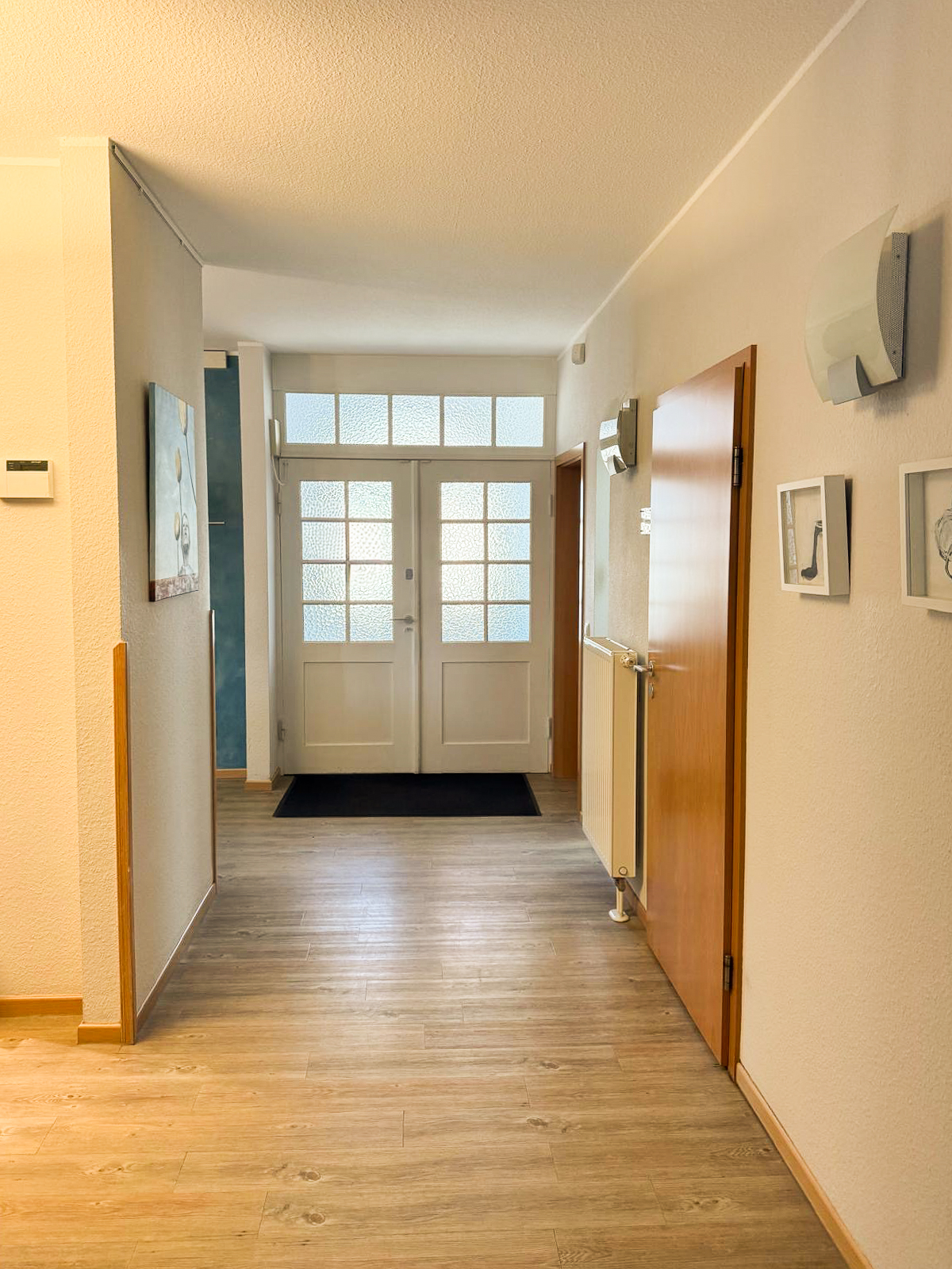 Flur Richtung Ausgang Praxis Borgmeier & Harms